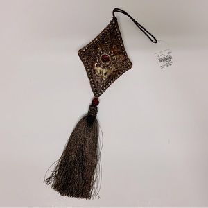Decorative tassel